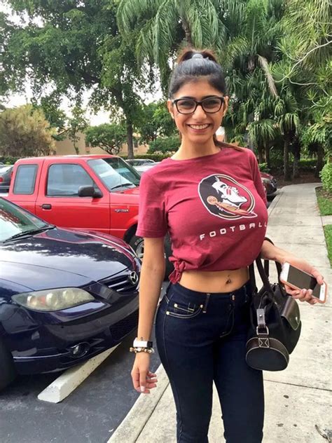 Miakhalifa: Big Tits Porn feat. Mia Khalifa 